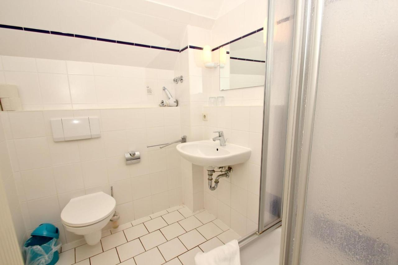 F-1010 Strandhaus Moenchgut B&B Doppelzimmer Nr 35 Lobbe Ngoại thất bức ảnh